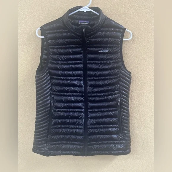 Patagonia Ultralight Down Vest Size Small Black Excellent Condition! - Picture 5 of 9